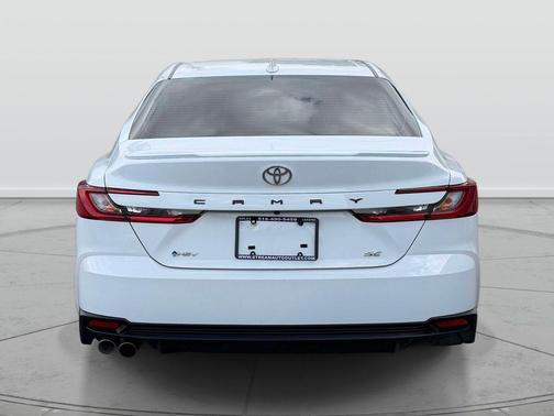 Ice Cap 2025 Toyota Camry SE