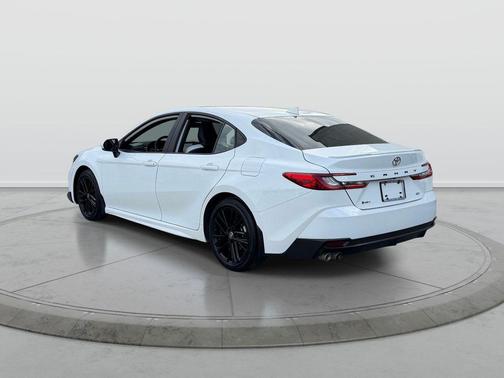 Ice Cap 2025 Toyota Camry SE