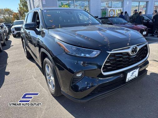2023 Toyota Highlander LE