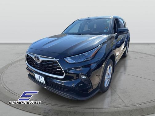 2023 Toyota Highlander LE