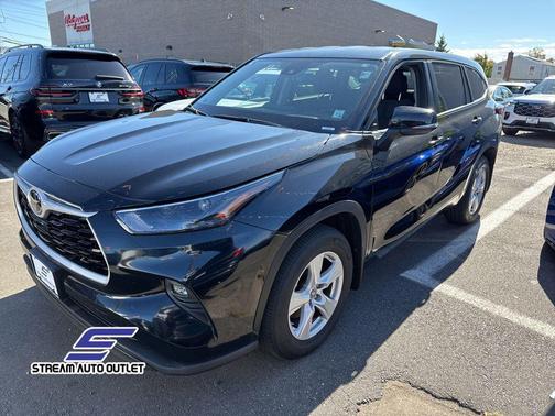 2023 Toyota Highlander LE
