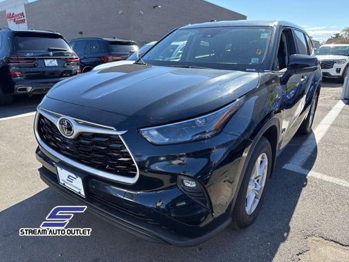 2023 Toyota Highlander LE