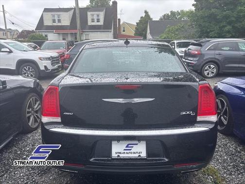 2017 Chrysler 300C Platinum
