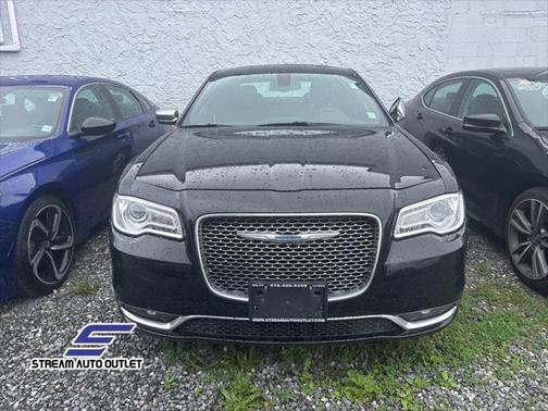2017 Chrysler 300C Platinum