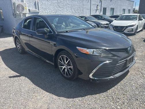 2022 Toyota Camry Hybrid XLE