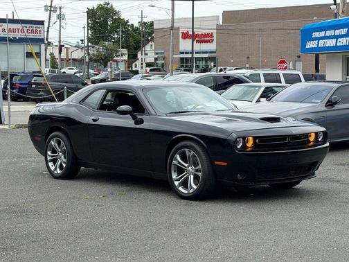 Pitch Black Clearcoat 2021 Dodge Challenger GT