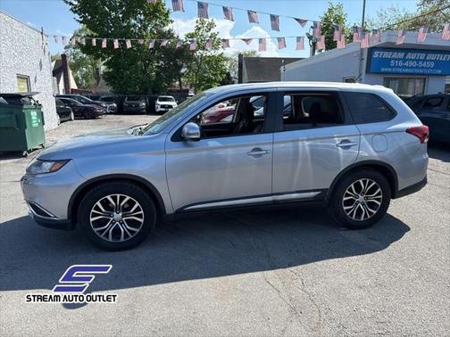 2016 Mitsubishi Outlander SE