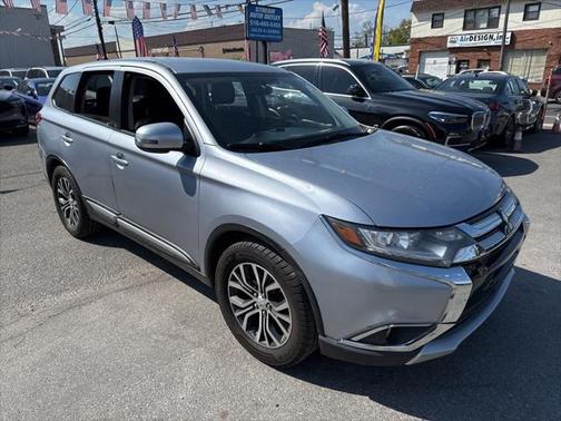2016 Mitsubishi Outlander SE
