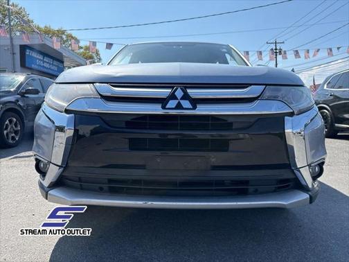 2016 Mitsubishi Outlander SE