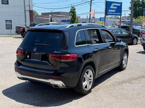 Black 2022 Mercedes-Benz GLB 250 4MATIC