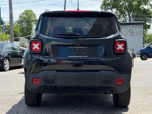 Black Clearcoat 2023 Jeep Renegade Altitude
