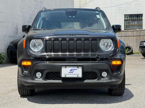Black Clearcoat 2023 Jeep Renegade Altitude