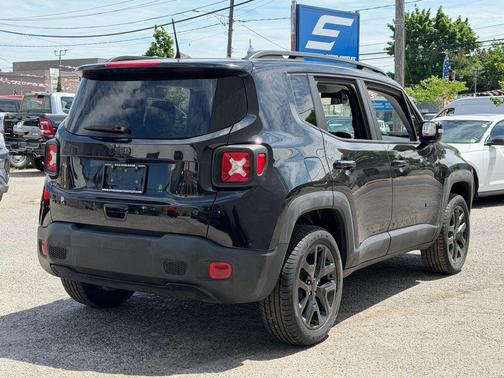 Black Clearcoat 2023 Jeep Renegade Altitude