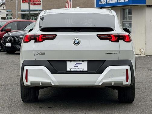 Mineral White Metallic 2026 BMW X2 xDrive28i