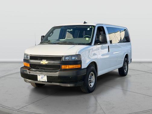 2022 Chevrolet Express 2500 LS