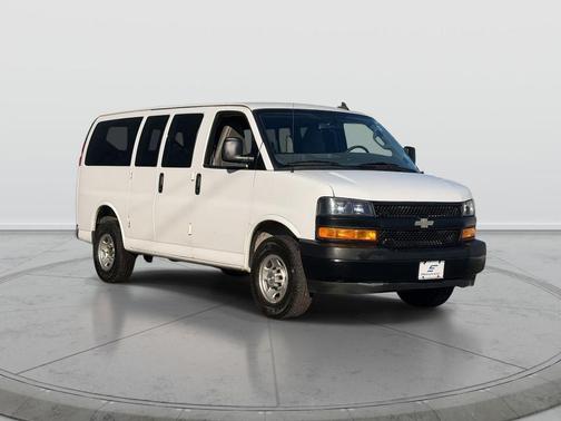 2022 Chevrolet Express 2500 LS