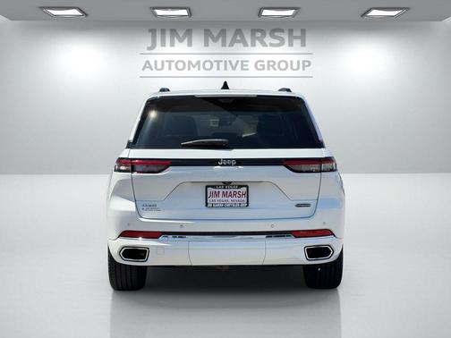 Bright White Clearcoat 2023 Jeep Grand Cherokee Overland