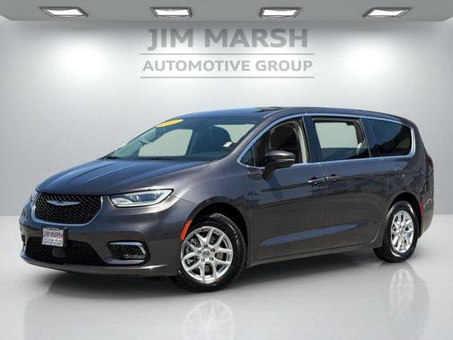 Crystal Metallic 2023 Chrysler Pacifica Touring L