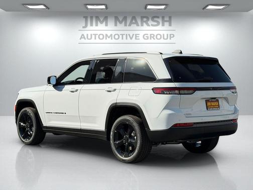 Bright White Clearcoat 2026 Jeep Grand Cherokee Limited