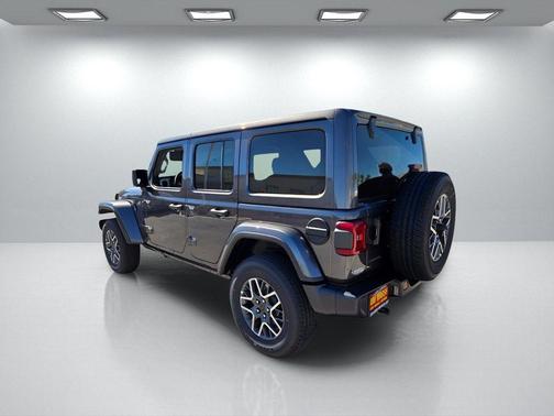 granite crystal metallic clearcoat 2026 Jeep Wrangler Sahara