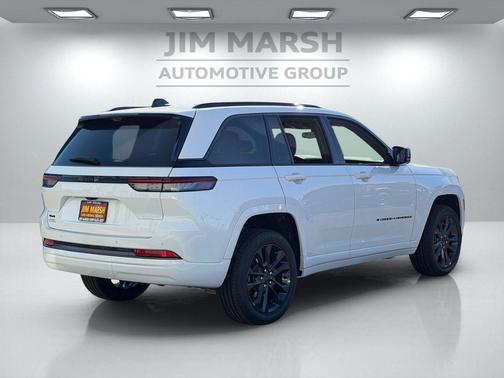 Bright White Clearcoat 2026 Jeep Grand Cherokee Limited