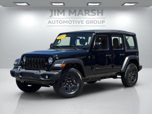 Black Clearcoat 2022 Jeep Wrangler Unlimited Sport