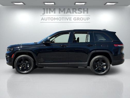 Diamond Black Crystal Pearlcoat 2023 Jeep Grand Cherokee Limited