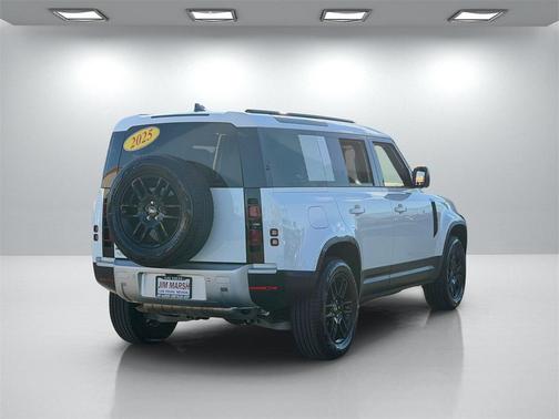 2025 Land Rover Defender 110 P300