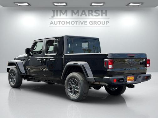 Black Clearcoat 2026 Jeep Gladiator Sport S