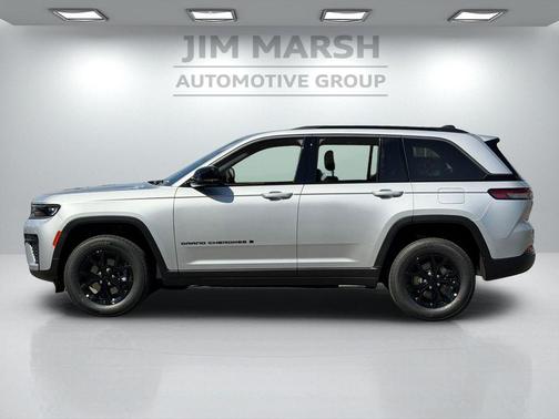 Silver Zynith 2026 Jeep Grand Cherokee Altitude