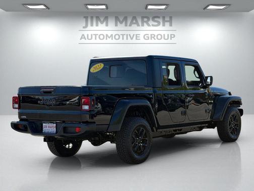Black Clearcoat 2022 Jeep Gladiator Altitude 4x4