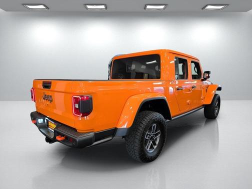 2025 Jeep Gladiator Mojave X