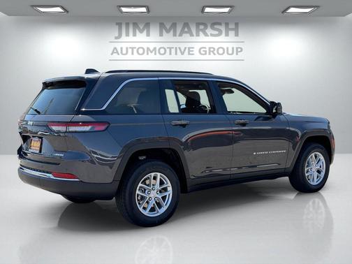 Baltic Gray Metallic Clearcoat 2026 Jeep Grand Cherokee Altitude