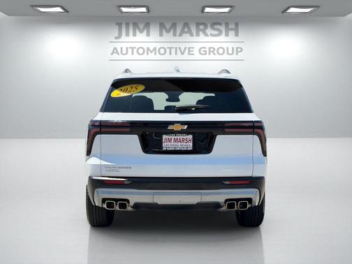 Summit White 2025 Chevrolet Traverse LT