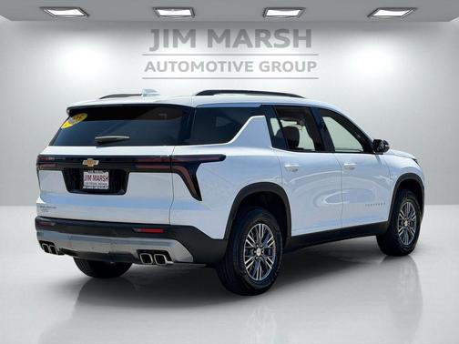 Summit White 2025 Chevrolet Traverse LT
