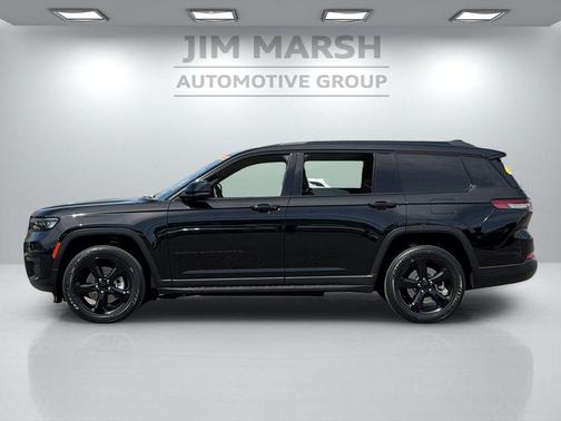 Diamond Black Crystal Pearlcoat 2023 Jeep Grand Cherokee L Altitude