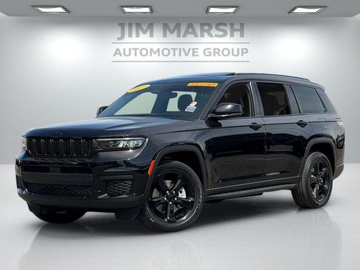 Diamond Black Crystal Pearlcoat 2023 Jeep Grand Cherokee L Altitude