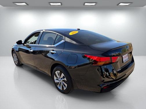 2025 Nissan Altima S FWD