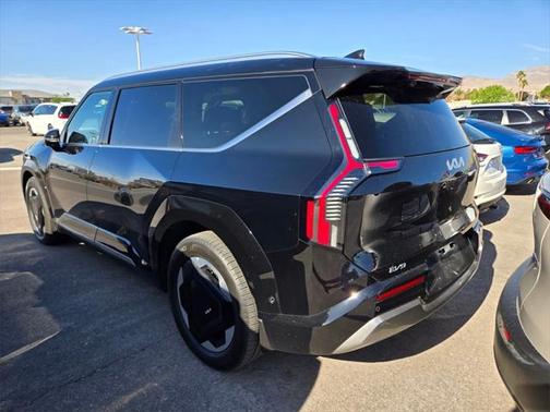 2025 Kia EV9 Land