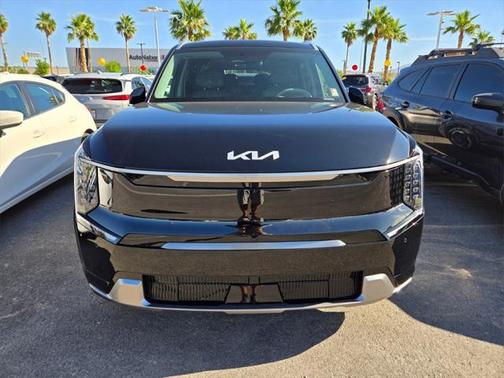 2025 Kia EV9 Land