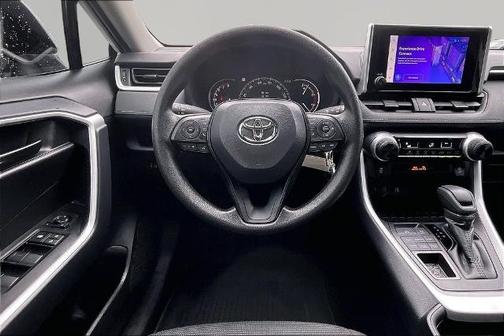 Ice 2025 Toyota RAV4 LE
