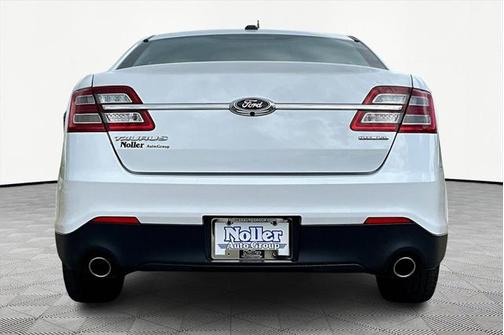2017 Ford Taurus SE