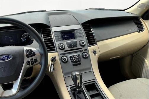 2017 Ford Taurus SE