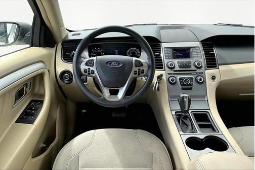 2017 Ford Taurus SE