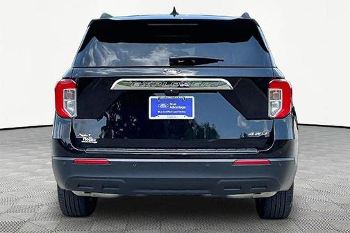 AGATE BLACK METALLIC 2024 Ford Explorer XLT