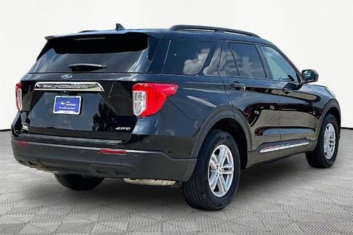 AGATE BLACK METALLIC 2024 Ford Explorer XLT