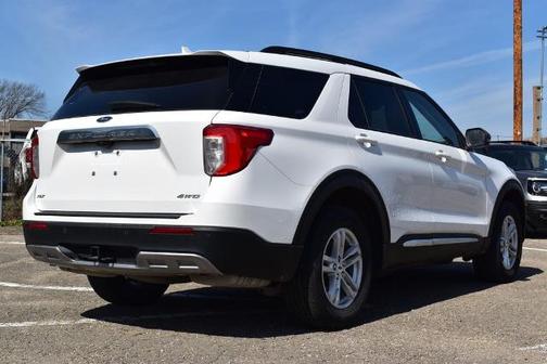 STAR WHITE MET TRI-COAT 2023 Ford Explorer XLT