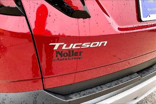 Red 2025 Hyundai TUCSON SEL