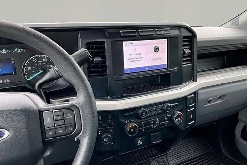 OXFORD WHITE 2023 Ford F-250 XL