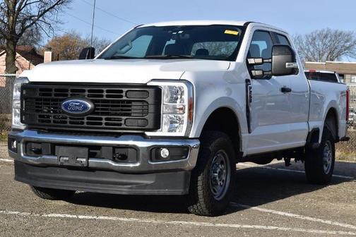 OXFORD WHITE 2023 Ford F-250 XL
